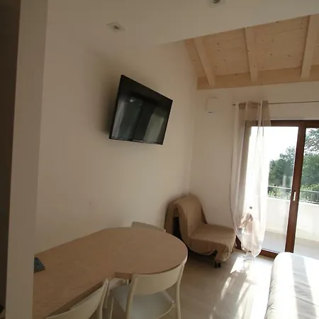 La Casa Bianca Loc.turistica Apartamento *
